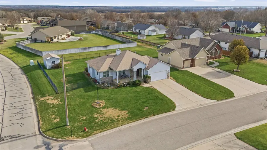 828 N Saddle Run St, Mulvane, KS 67110 - Image #2