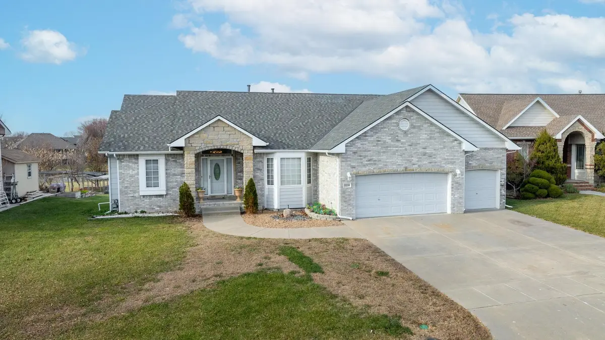 12218 E Andrea St, Wichita, KS 67207 - Image #1