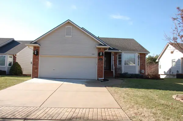 645 N Cedar Downs Cir, Wichita, KS 67235