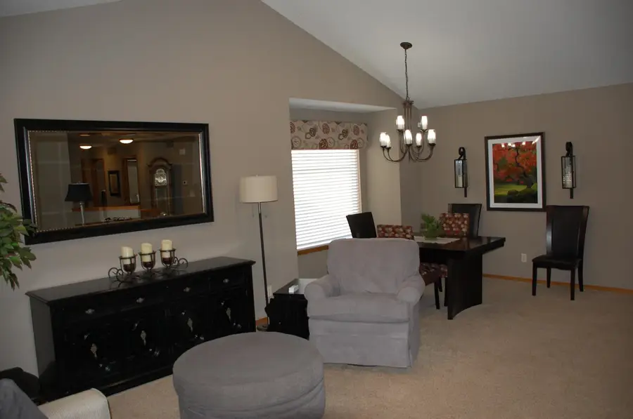 645 N Cedar Downs Cir, Wichita, KS 67235 - Image #3