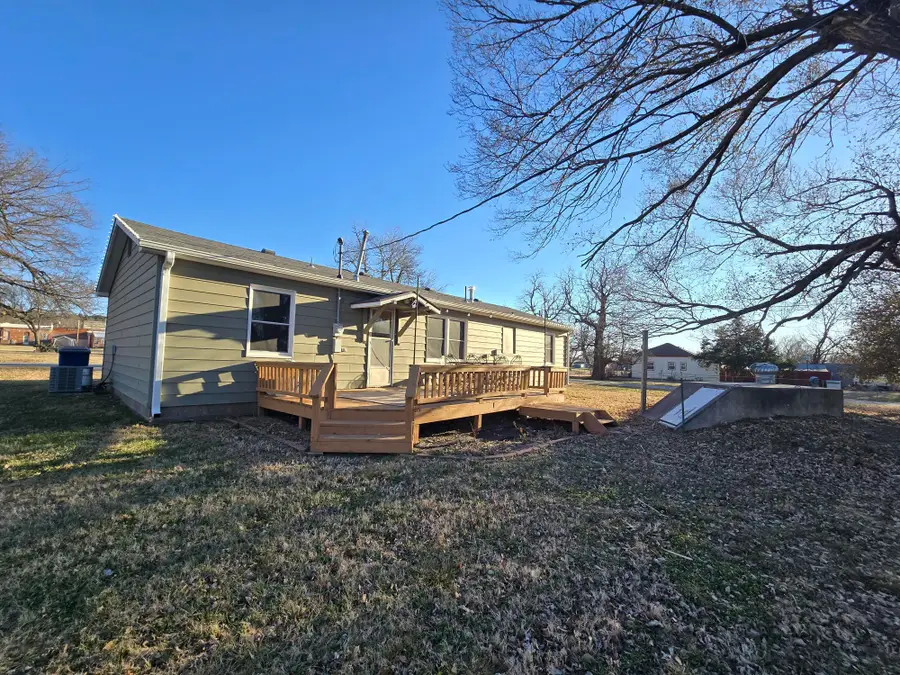 103 N Walnut St, Dexter, KS 67038 - Image #2