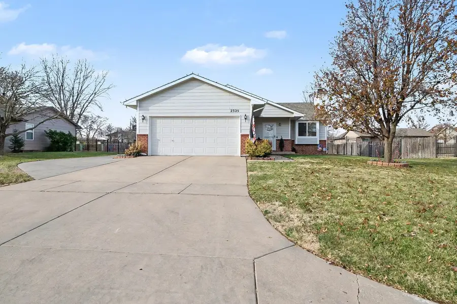 2325 S Leecrest St, Wichita, KS 67209-3047 - Image #2