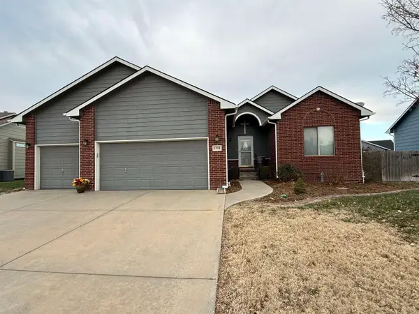 1318 E Woodbrook St, Derby, KS 67037