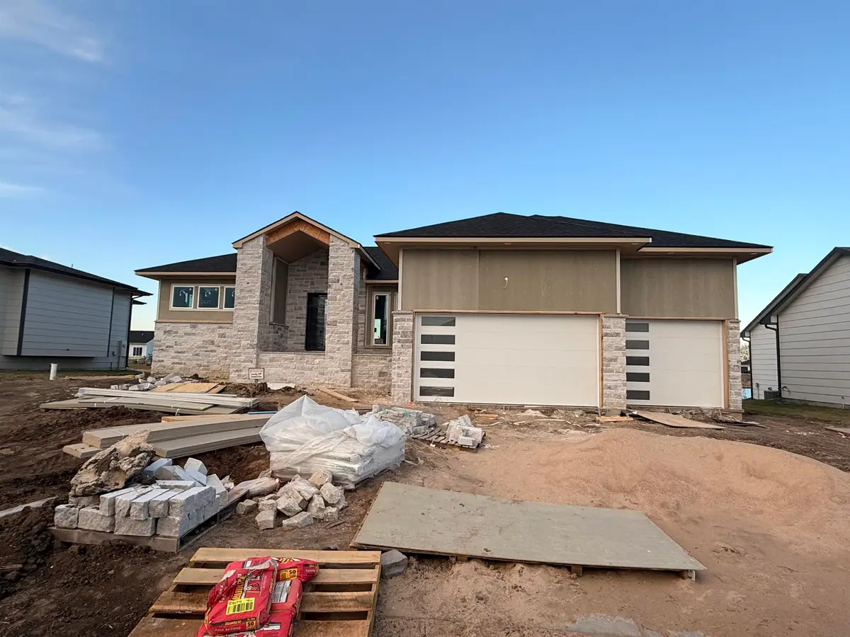 2615 S Willow Oak St, Wichita, KS 67230-9737 - Image #1