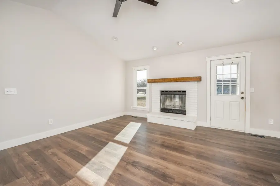 1549 N Stoney Point Ct, Wichita, KS 67212 - Image #2