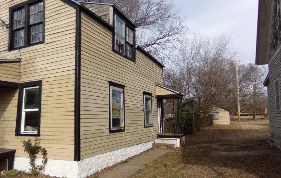 318 E 7th Ave, Winfield, KS 67156 - Image #3