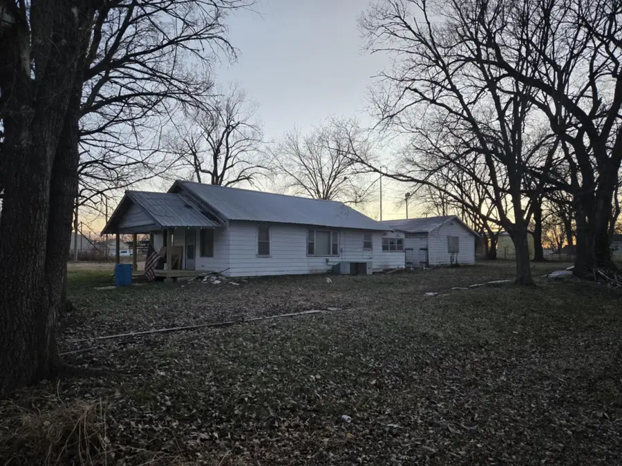 109 N Jackson St, Toronto, KS 66777 - Image #2