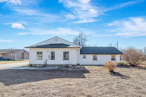 609 E 57th St S, Wichita, KS 67216