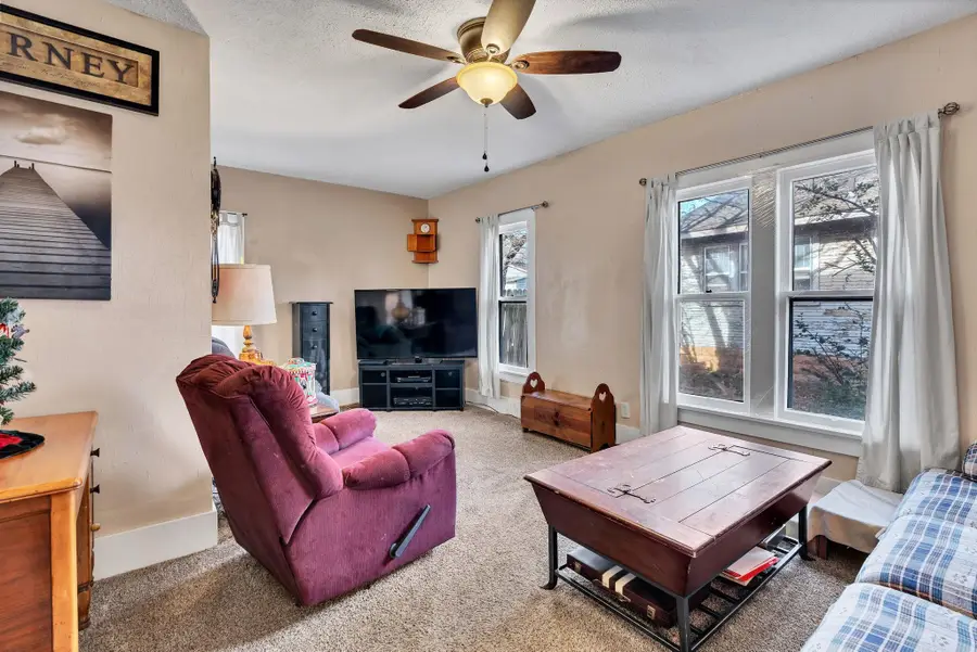 316 N Blaine St, Wellington, KS 67152 - #3