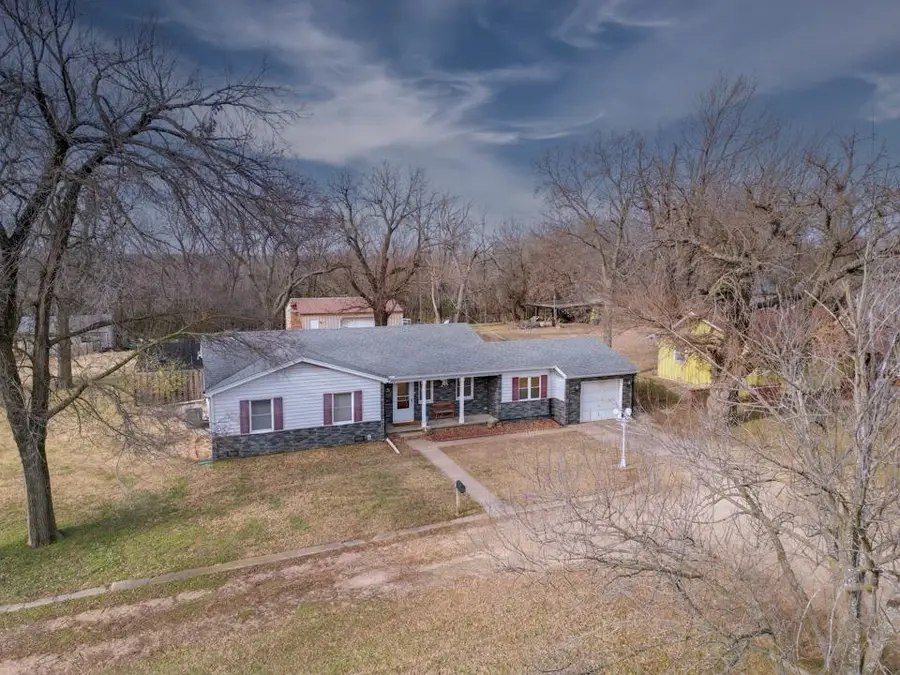 625 N 9th St, Arkansas City, KS 67005 - Image #2
