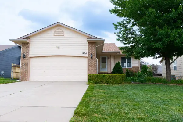 824 S Red Oaks, Wichita, KS 67207