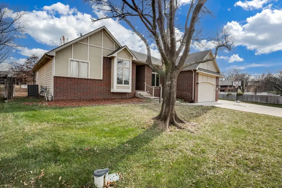 1417 E Box Elder Ct, Derby, KS 67037 - Image #2
