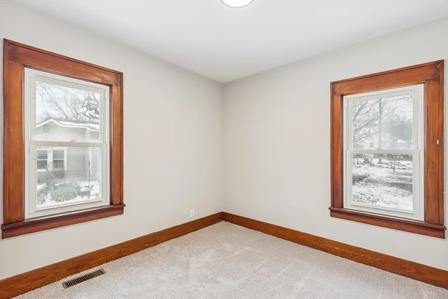 616 SE 5th St, Newton, KS 67114-3824 - Image #3