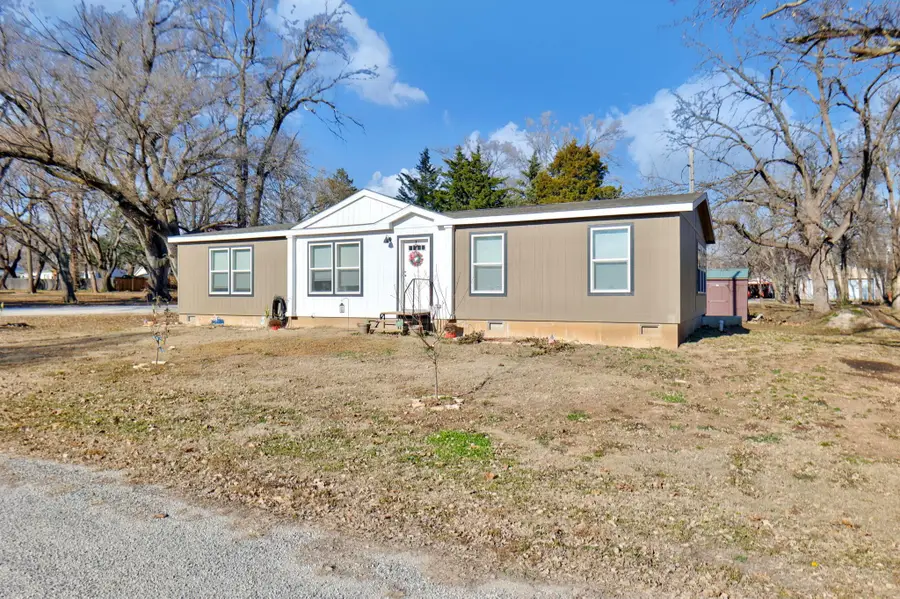 216 W Vine St, Leon, KS 67074 - Image #2