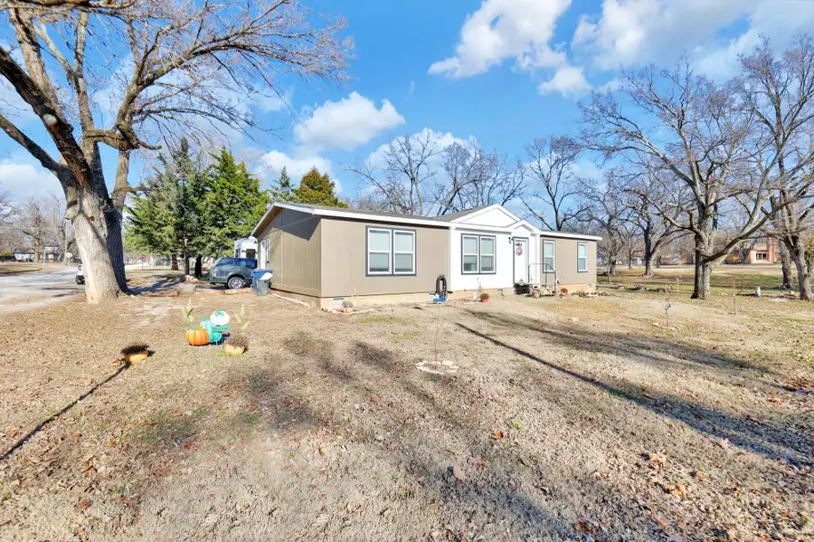 216 W Vine St, Leon, KS 67074 - Image #3
