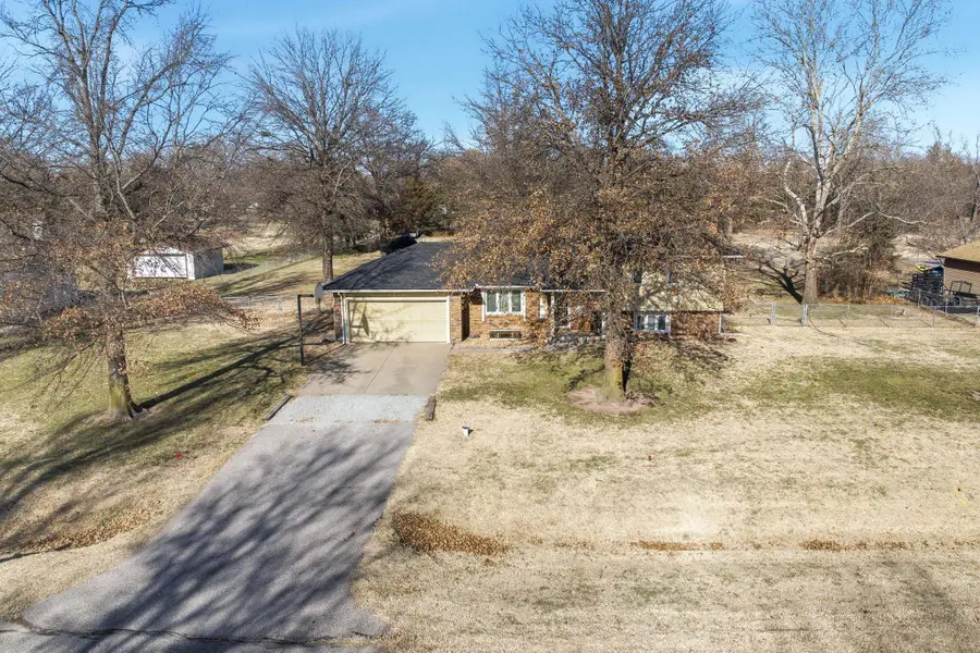 2220 W 60th St N, Wichita, KS 67204 - Image #2