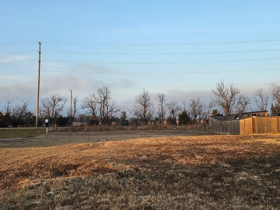 436 S Sweetwater Rd, Maize, KS 67101 - Image #2