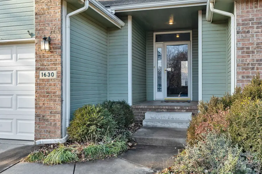 1630 E Windwood Cir, Derby, KS 67037 - Image #3