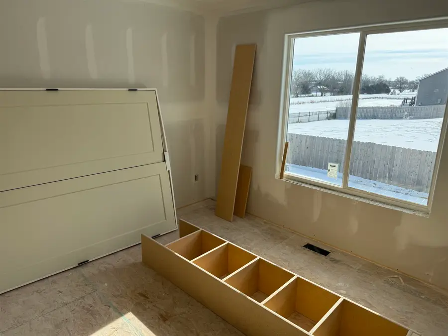 137 E Poplar Cir, Goddard, KS 67052 - #2