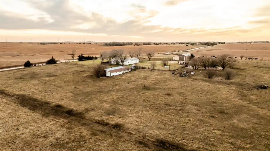 2904 10th St, Burns, KS 66840 - Image #3