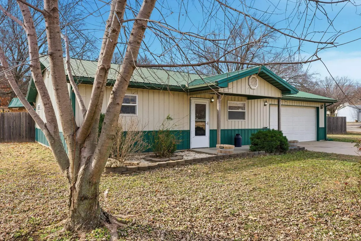 811 N East St, Leon, KS 67074 - Image #1