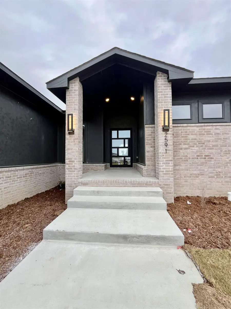 2591 N Doris Ct, Wichita, KS 67205 - Image #2