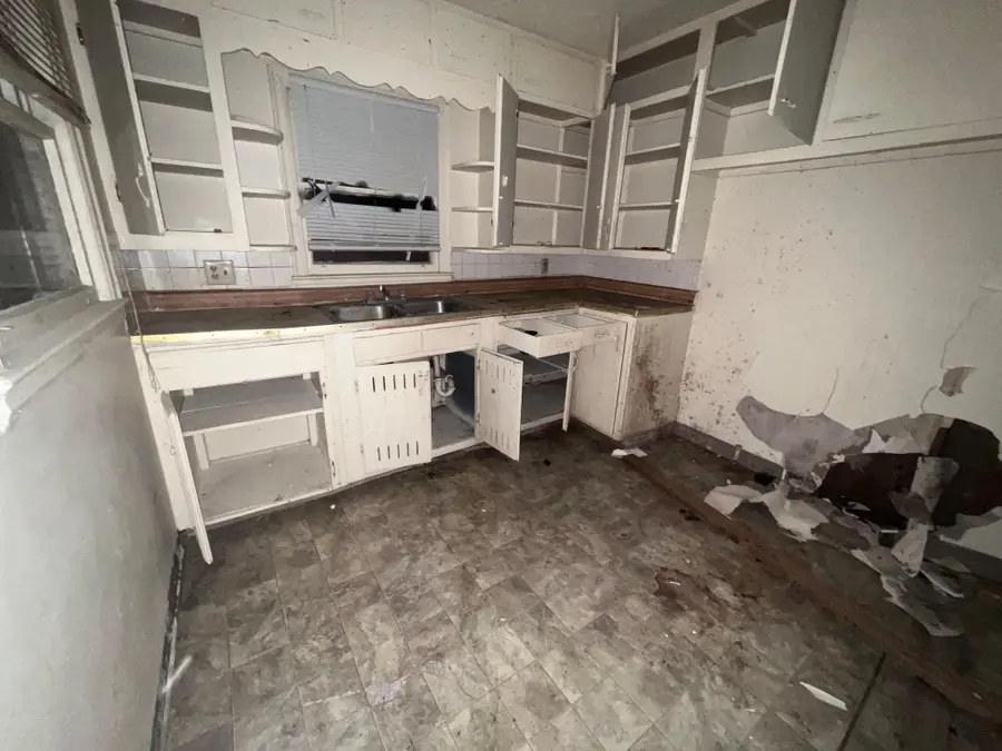 629 N Poplar, Wichita, KS 67214 - Image #3