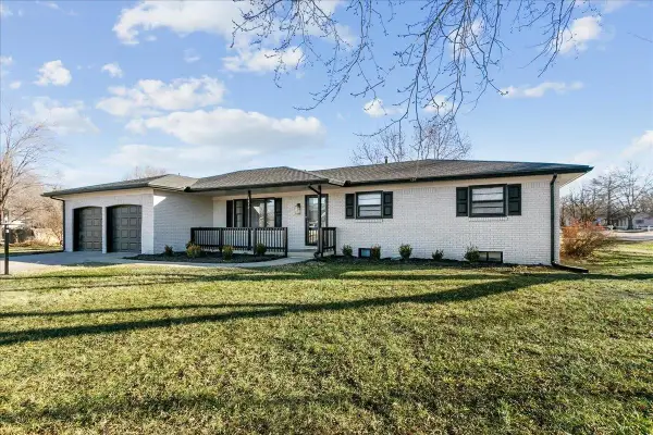 1470 S Hornecker Dr, Wichita, KS 67235