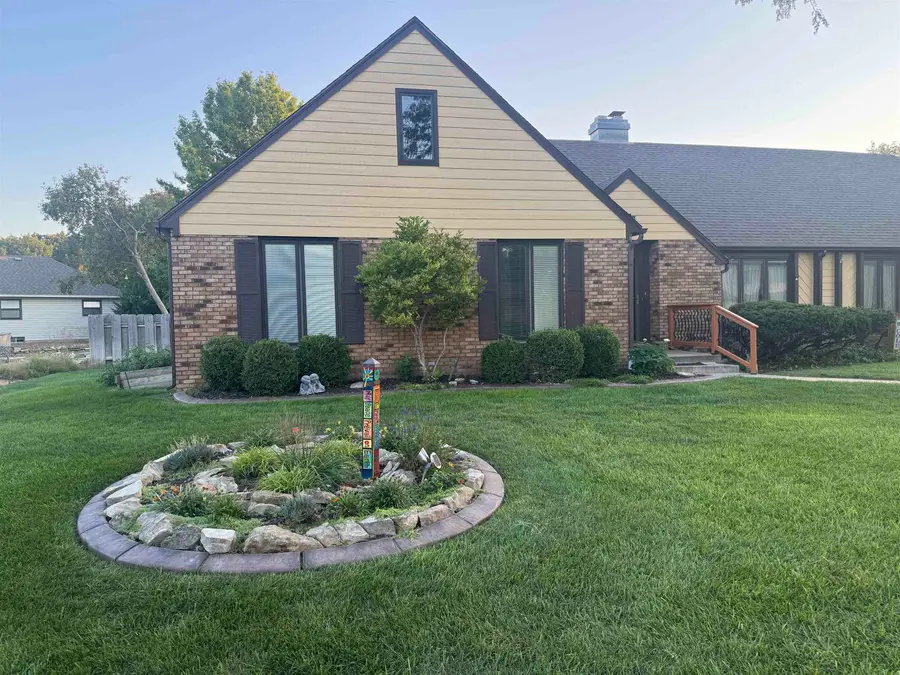 712 Colonial Ct., Salina, KS 67401 - Image #3