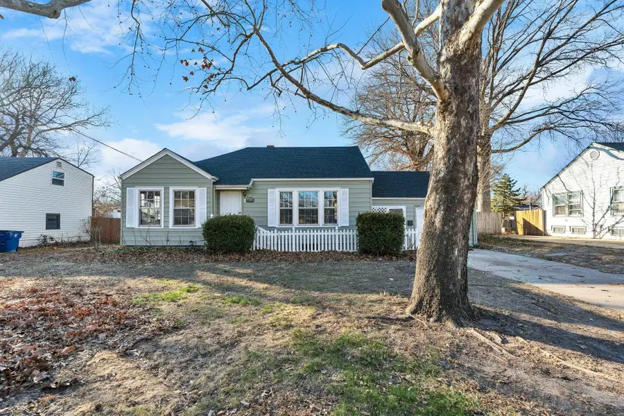 2049 S Terrace Dr, Wichita, KS 67218 - Image #2