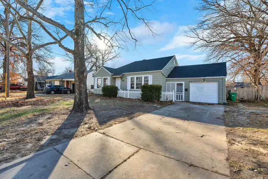 2049 S Terrace Dr, Wichita, KS 67218 - Image #3