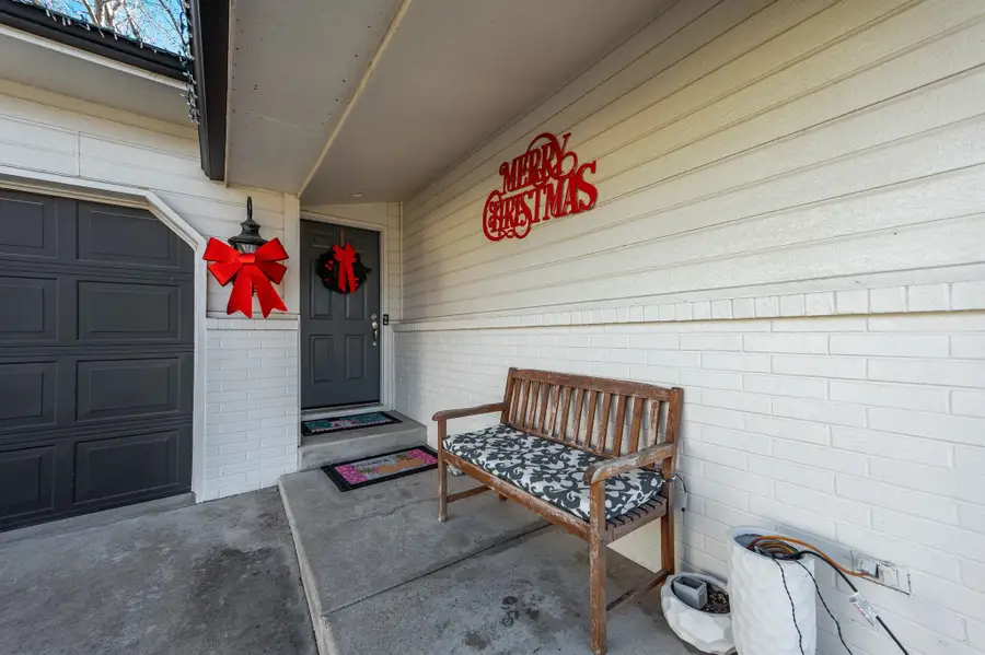 310 N Miles Ave, Valley Center, KS 67147 - Image #3