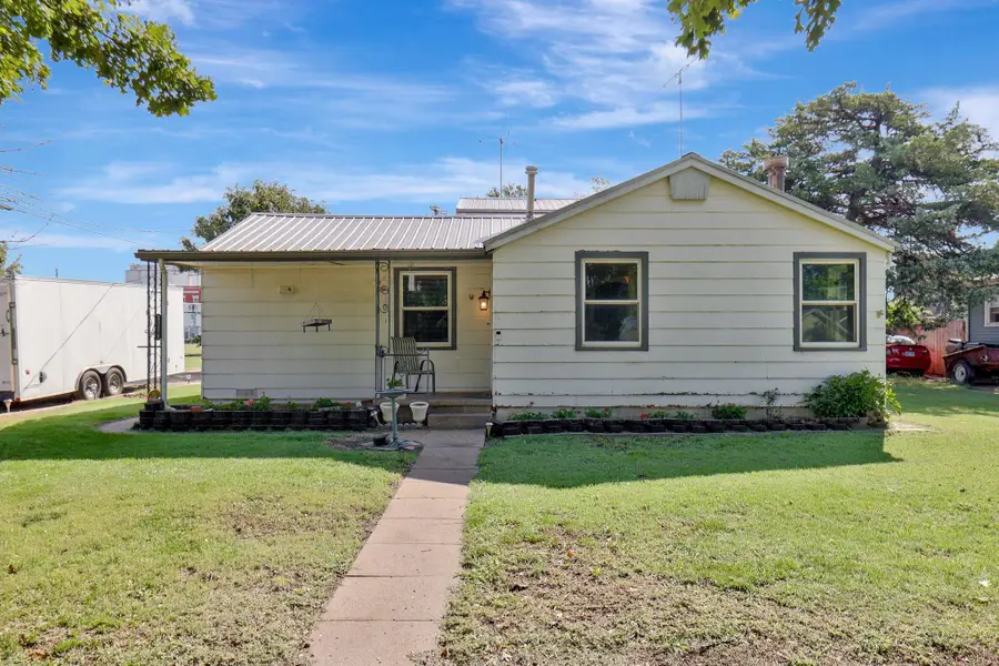 124 S Collingwood, Pretty Prairie, KS 67570 - Image #2