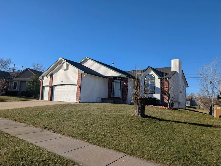 3221 N Forest Ridge St, Wichita, KS 67205 - Image #2