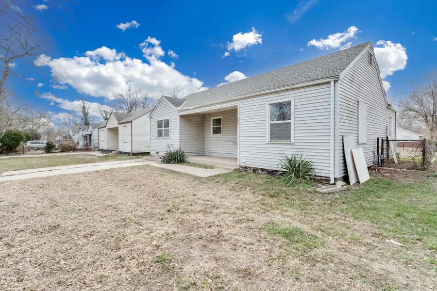 833 N Poplar, Wichita, KS 67214 - Image #2