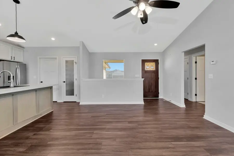 707 W Country Lakes Pl, Haysville, KS 67060 - Image #3