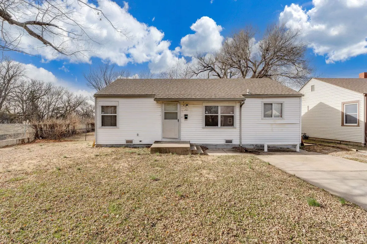 701 N Spruce St, Wichita, KS 67214 - Image #1