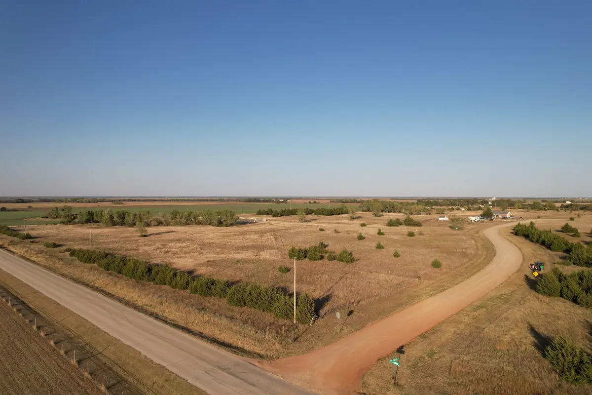 1667 W Bryce Dr., Milton, KS 67106 - Image #1