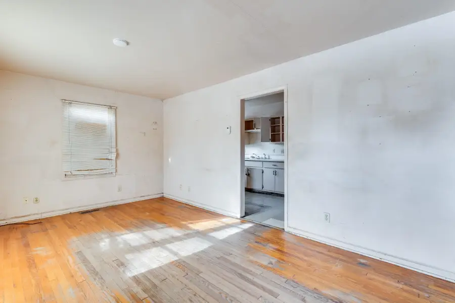 2418 E 8th St N, Wichita, KS 67214 - Image #2