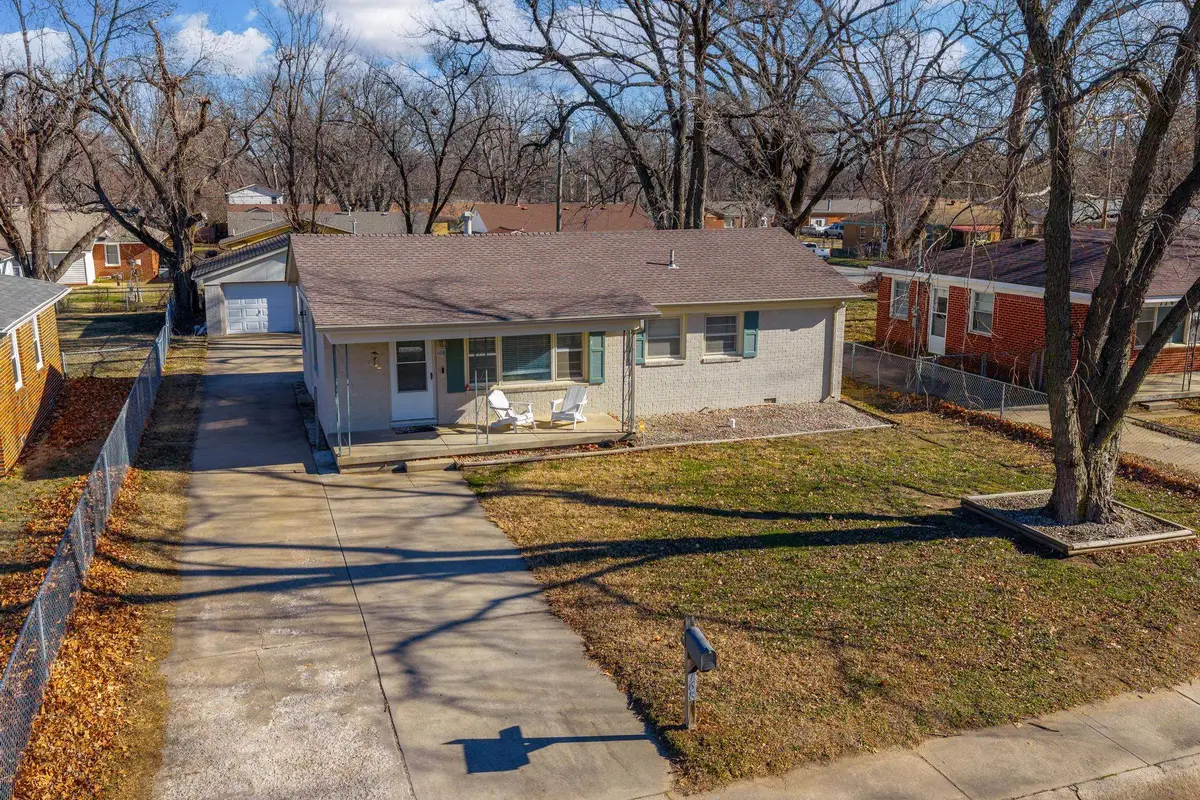 168 Stearns Ave, Haysville, KS 67060 - Image #1