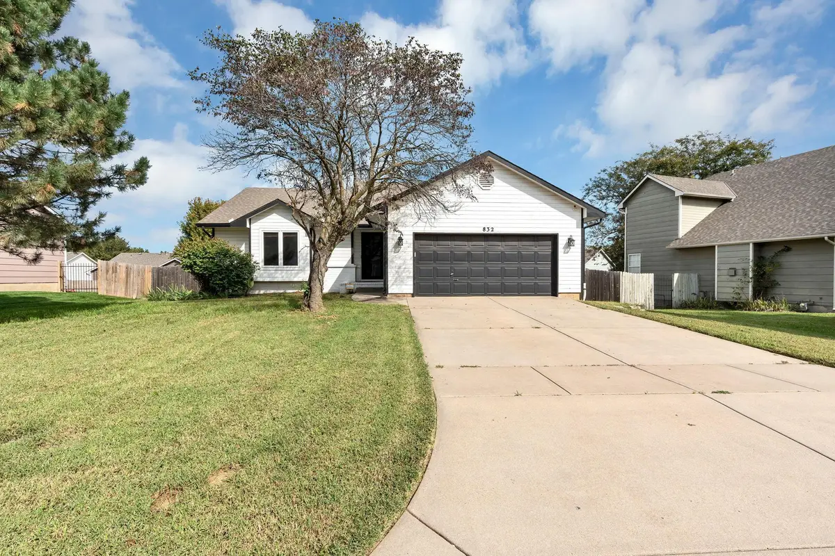 832 E Hawthorne Dr, Derby, KS 67037 - Image #1