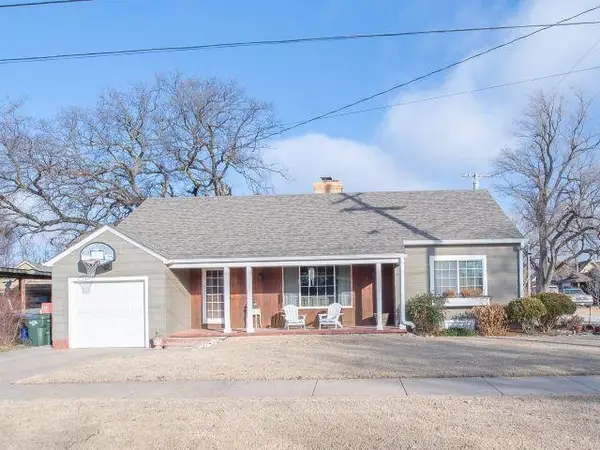 206 E A St, Hillsboro, KS 67063