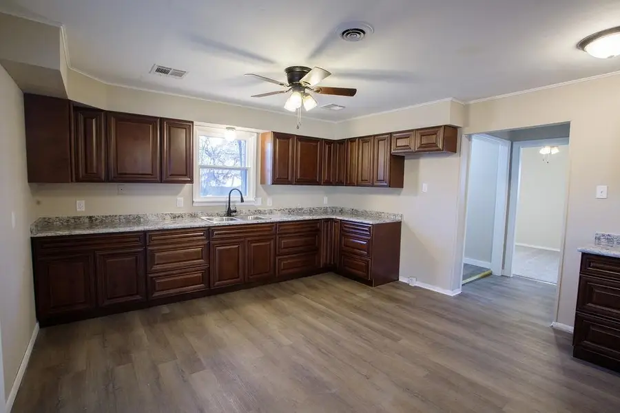 1308 Menor St, Winfield, KS 67156 - Image #3