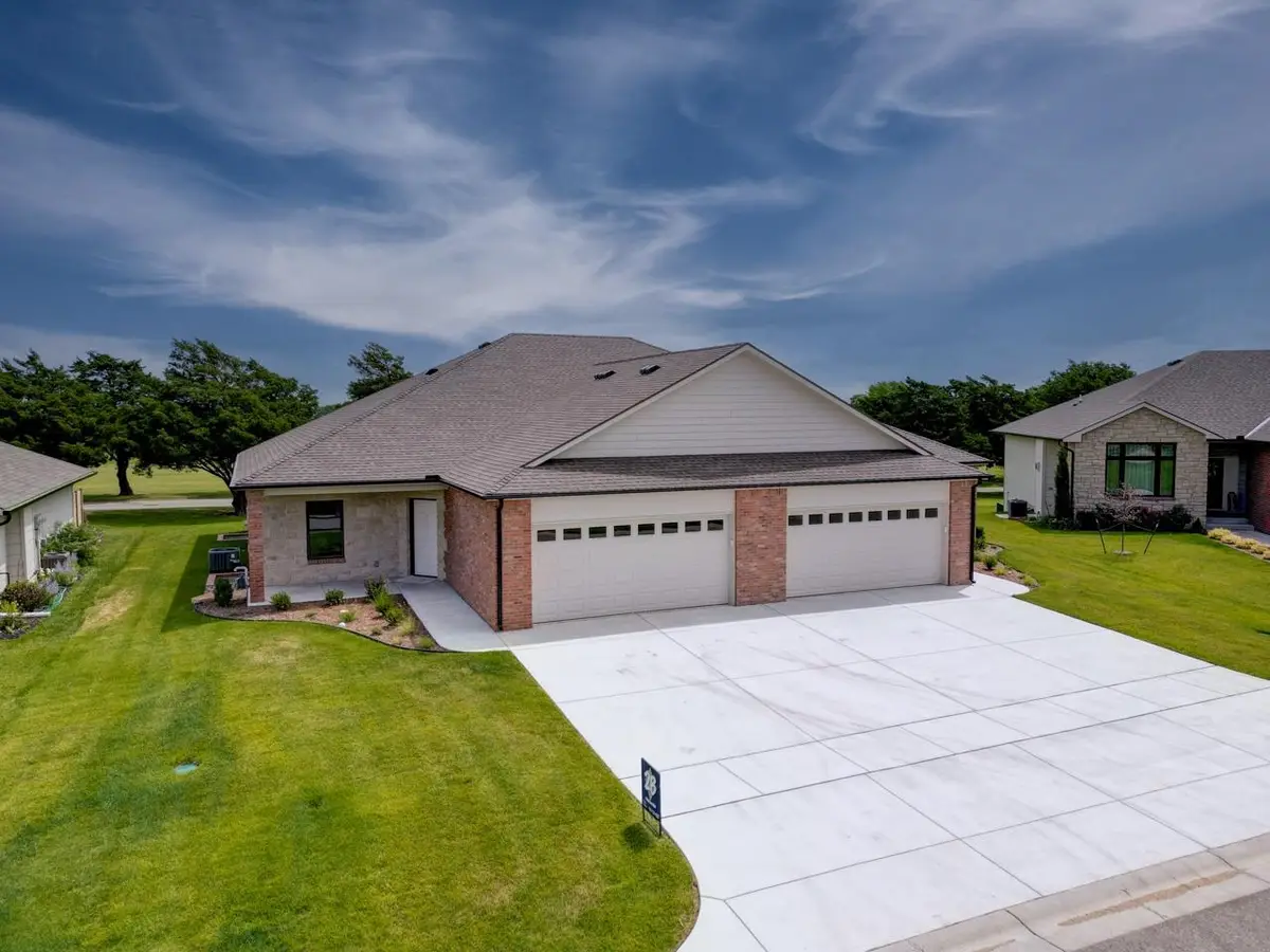 3112 Long Ct, Winfield, KS 67156 - Image #1