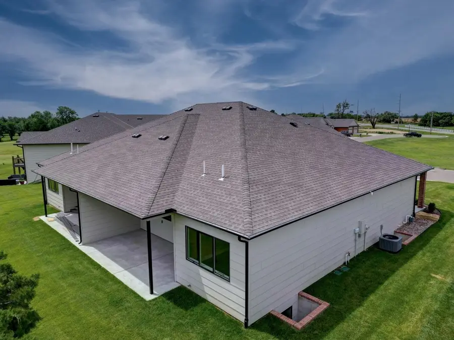 3112 Long Ct, Winfield, KS 67156 - Image #2