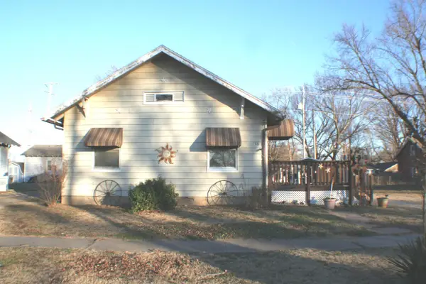 616 N School St, Augusta, KS 67010