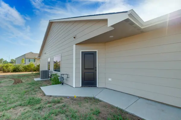 2925 S Maize Ct, Wichita, KS 67215