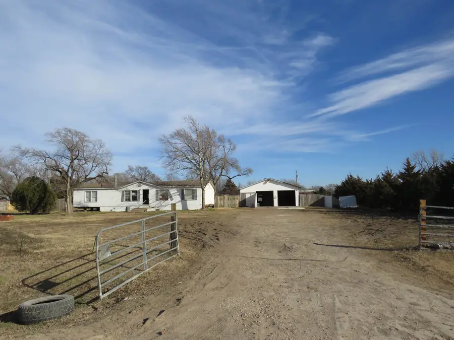 4340 N Linden Dr, Wichita, KS 67226 - Image #2