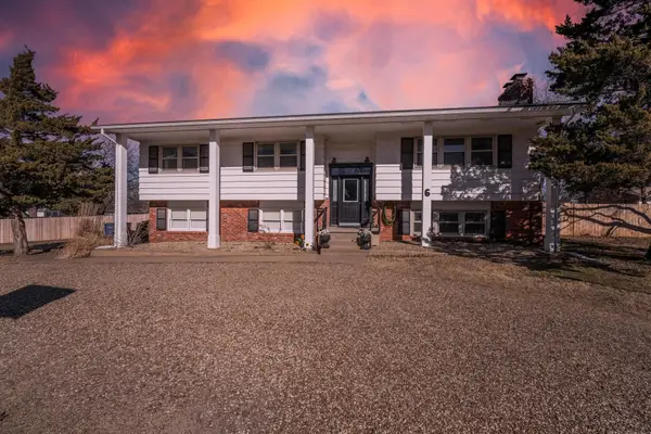 6 Lakeside Dr, Augusta, KS 67010