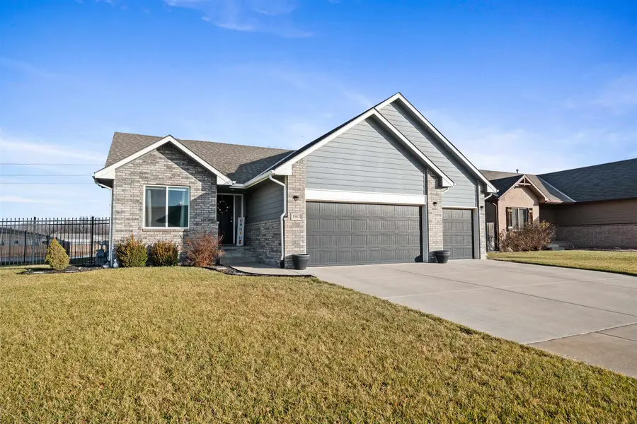 1902 E Highridge St, Park City, KS 67219 - Image #2